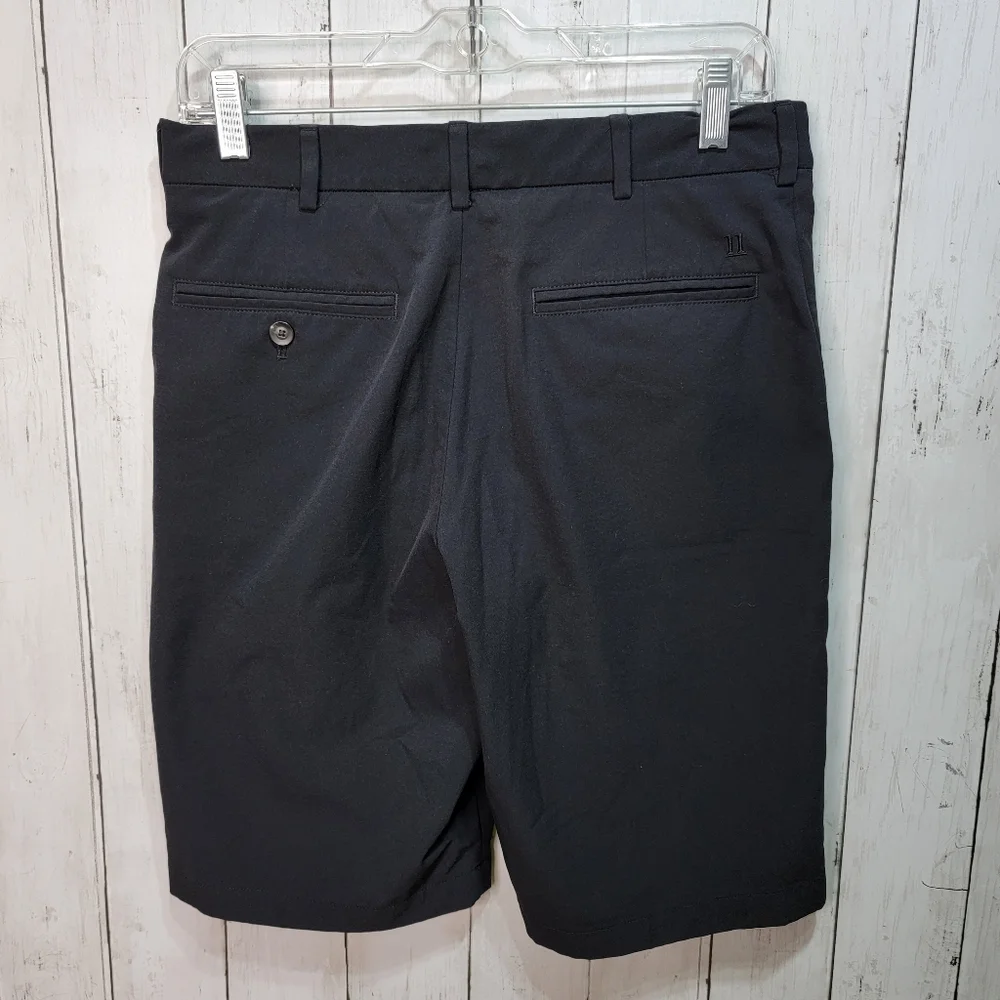 Walter Hagan Men’s Black Golf Shorts Inseam 11